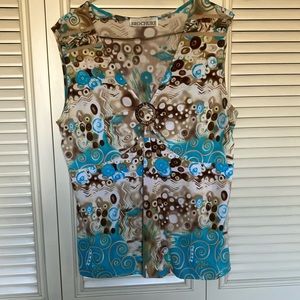 Love this light spring summer top, and have the pants to match!